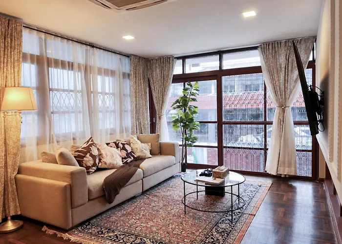 ヴィラ 5brs Spanish Hacienda Big Kitchen 10 Mins From Mrt Huaykwang バンコク都