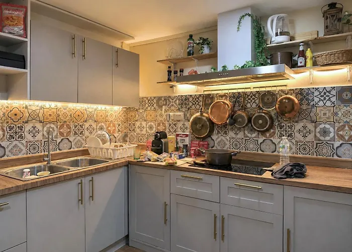 ヴィラ 5brs Spanish Hacienda Big Kitchen 10 Mins From Mrt Huaykwang バンコク都