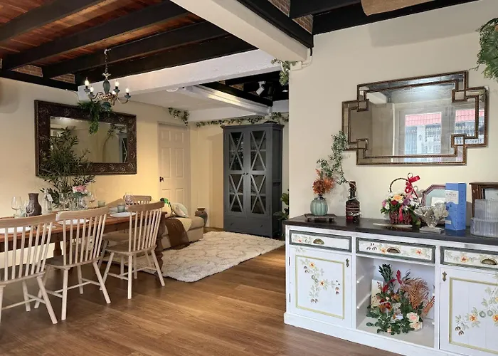 5brs Spanish Hacienda Big Kitchen 10 Mins From Mrt Huaykwang ヴィラ